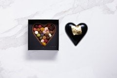 ALTIN DETAYLI SİYAH KALP